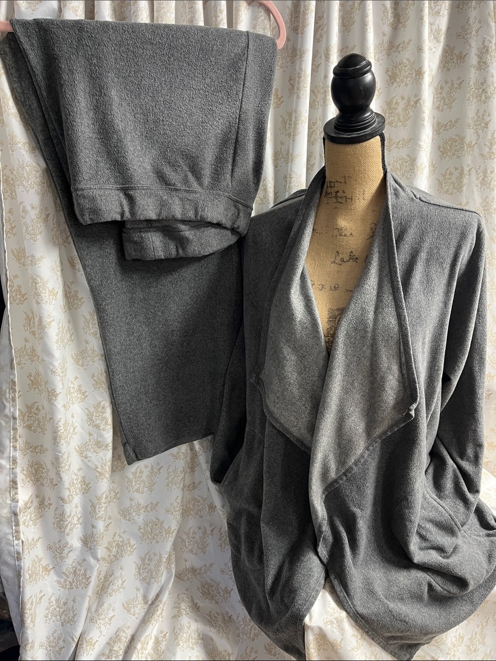 ClimateRight by CuddlDuds Heather Gray Cozy Fleece Top/pants